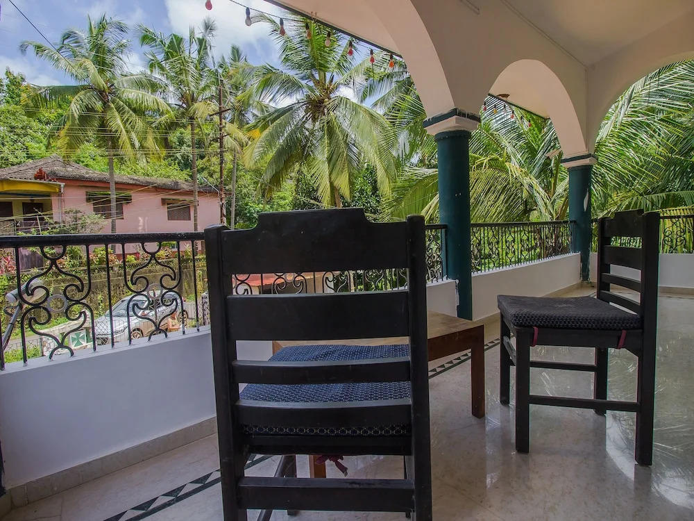 OYO 18657 Home Comfortable 2BHK Alodna