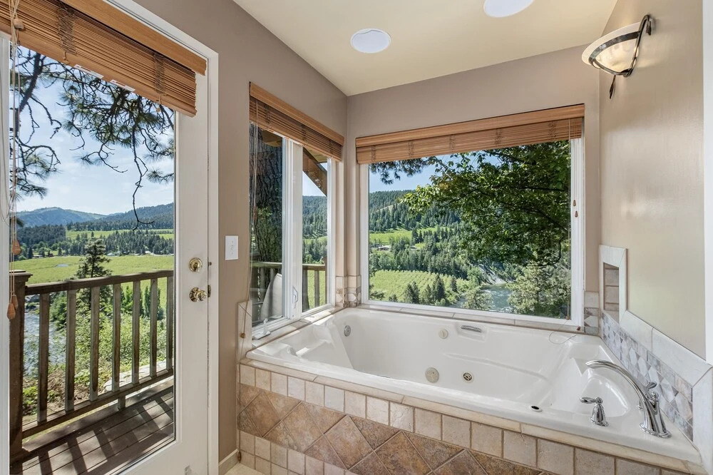 River Heights Home 3 Bedroom Cabin by RedAwning
