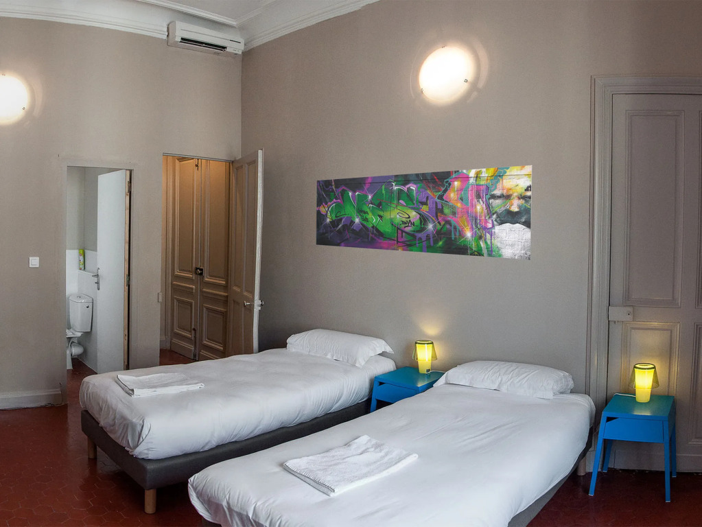 Pop Hostel