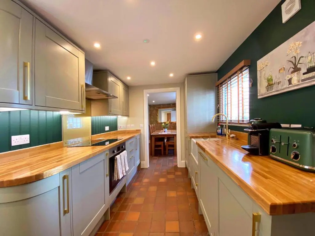 Hambrook House Canterbury - NEW luxury guest house with ESPA Spa complex