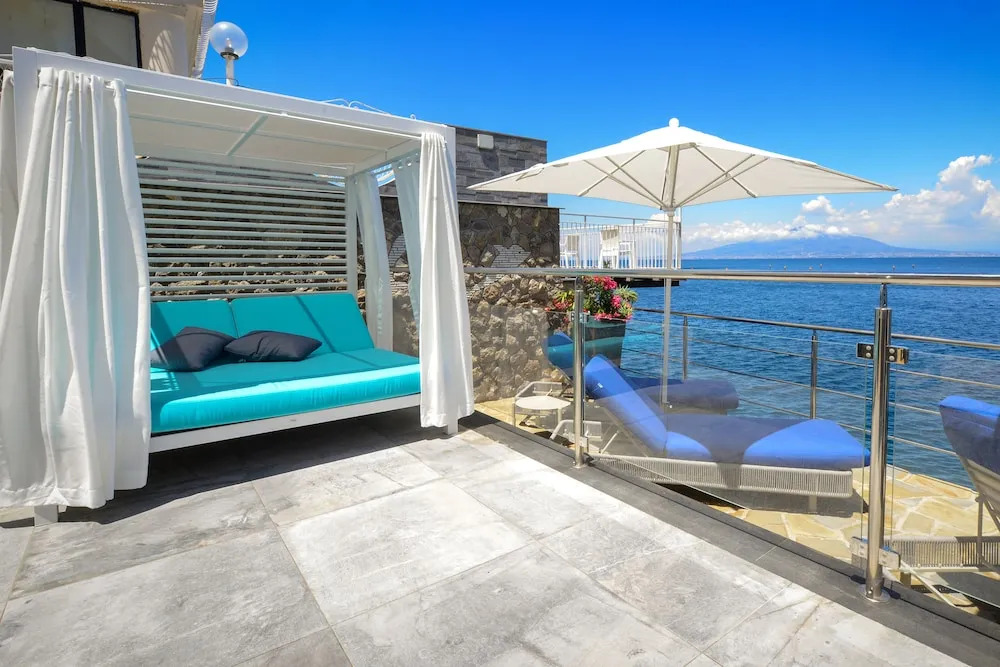 My Exclusive Italy - Beachfront Villa Sorrento & private sea access