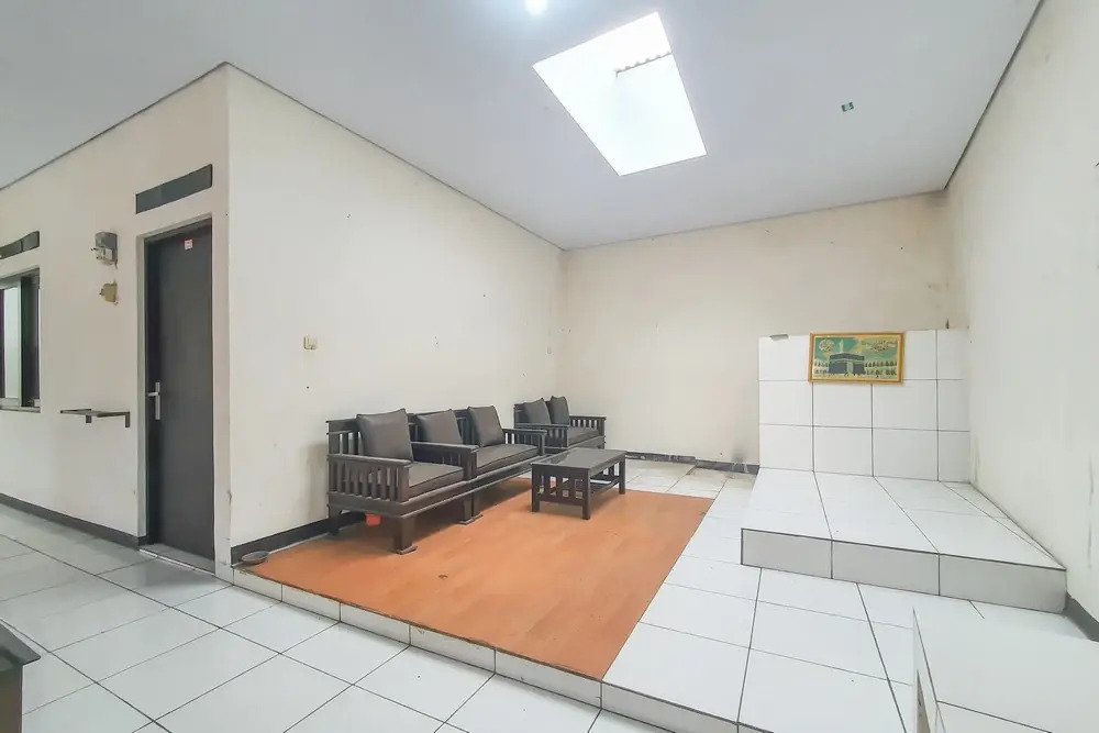 RedDoorz Syariah near Universitas Muhammadiyah Cirebon
