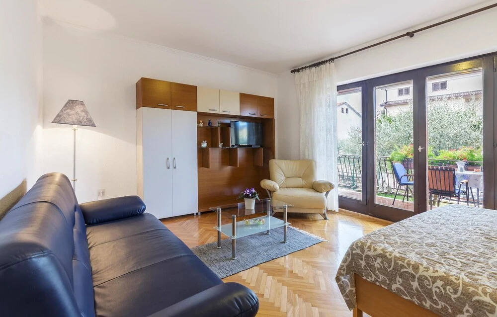 Stunning Apartment in Umag With Wifi