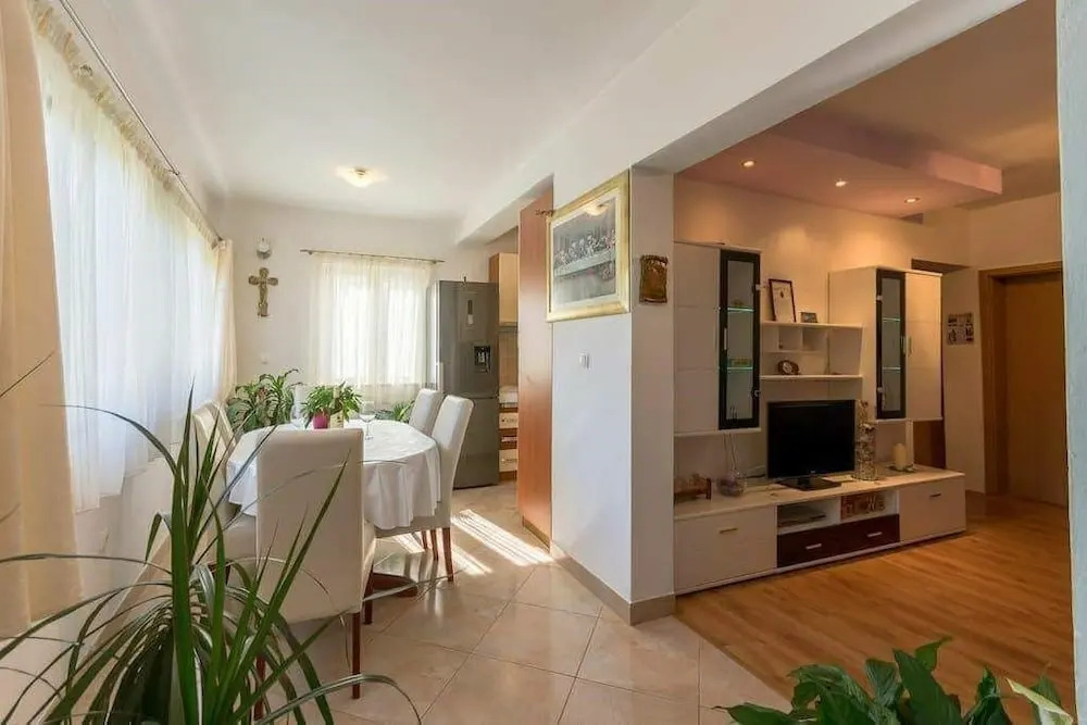 Apartment Nikolina