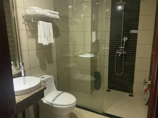 Peninsula Holiday Hotel