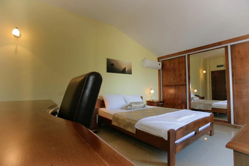 Hotel Ellena
