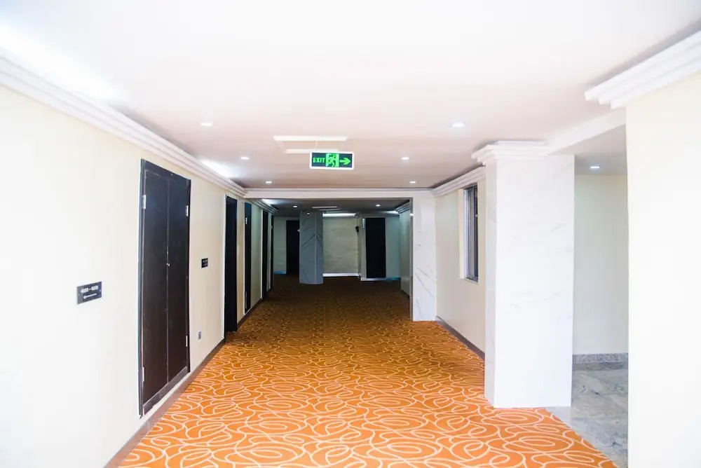 Royalbirds Hotel & Towers