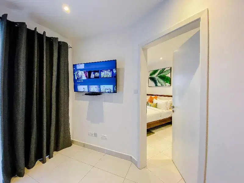 Loxwood House by Clifton Homes