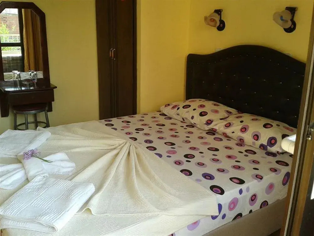 Defne & Zevkim Hotel