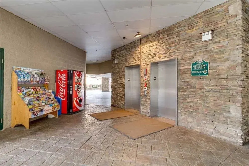 Baskins Creek 414 - 2 Br condo by RedAwning