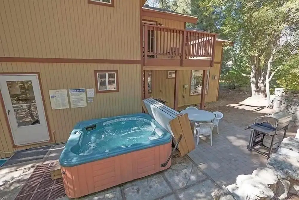 3614 Saddle Road 3 Bedroom Cabin by RedAwning