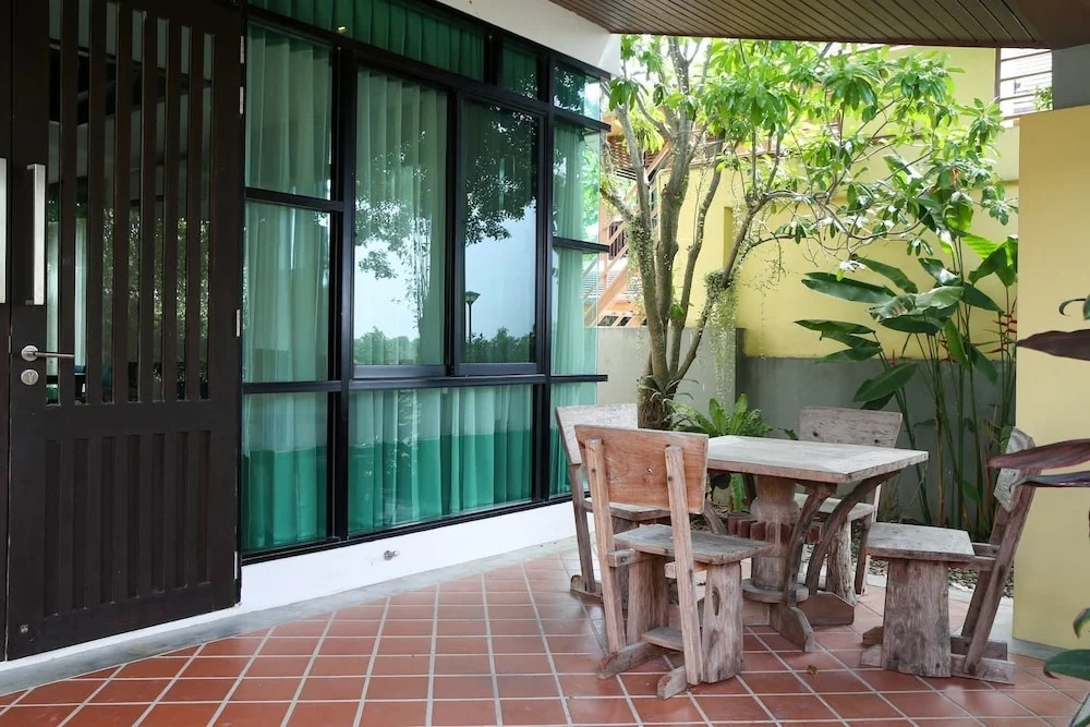 4 Br Private Villa in V49 Pattaya w/ Village Pool