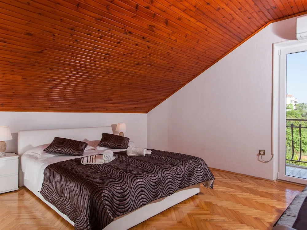 Modern Holiday Home in Podstrana With Pool