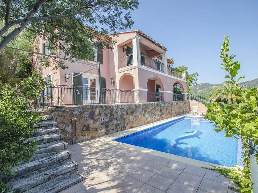 Villa in Anthéor, With Stunning sea Views and Private Swimming Pool