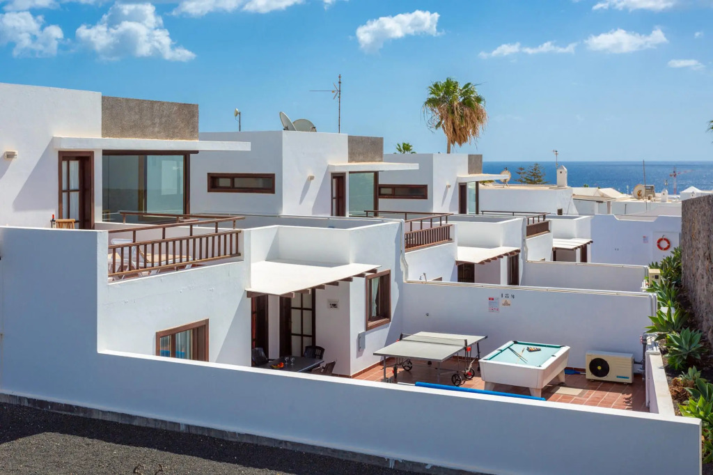 Villa Julianne 4 Heated Private Pool Walk to Beach A C Wifi Car Not Required - 2417