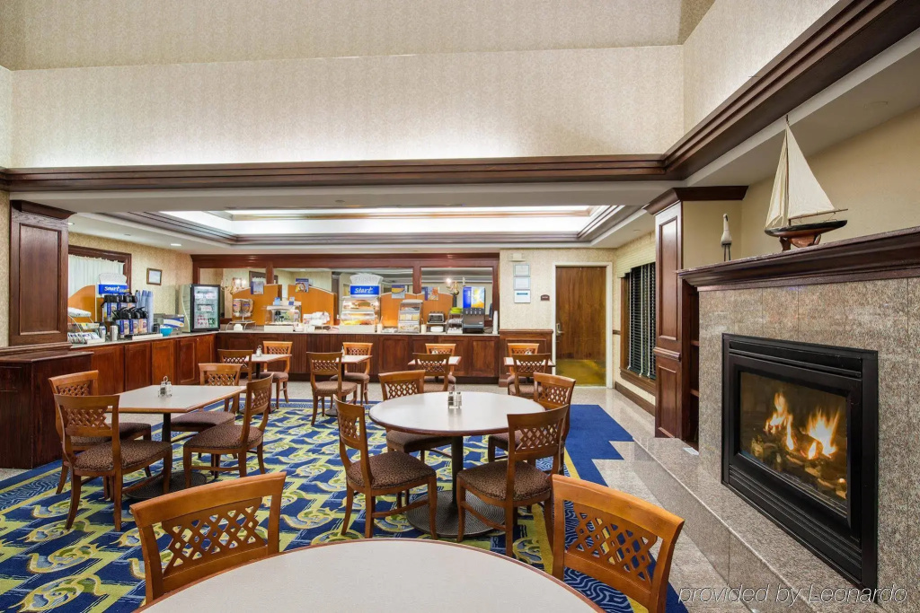 Holiday Inn Express Hauppauge-Long Island by IHG