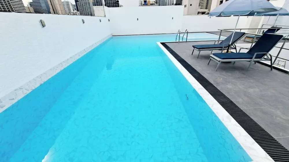 7A - 2 Bedrooms and 2 Bathrooms Located at Downtown Apartment With Shared Pool