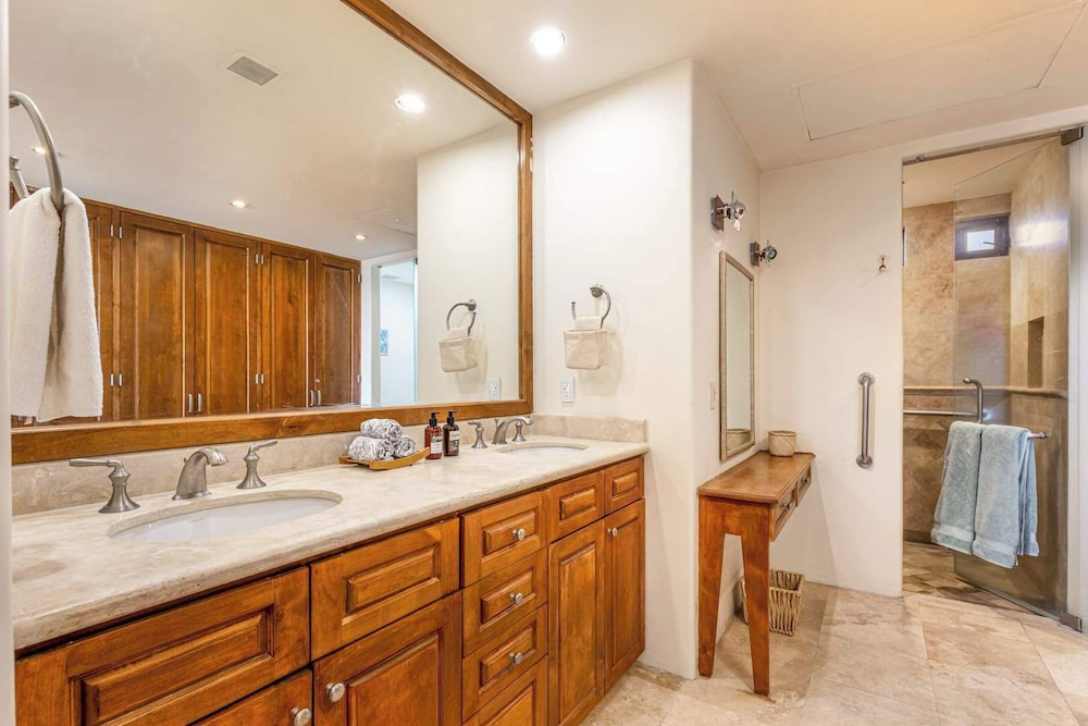 New 2 BR Condo in San Jose - Pool - Tennis