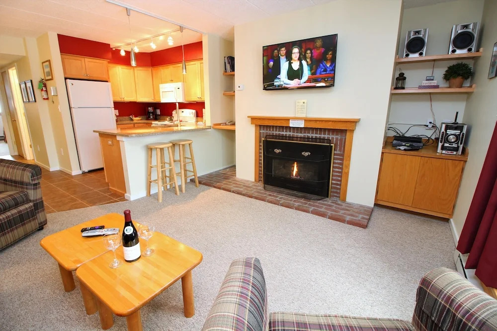 Pinnacle Condo Unit D13 by RedAwning