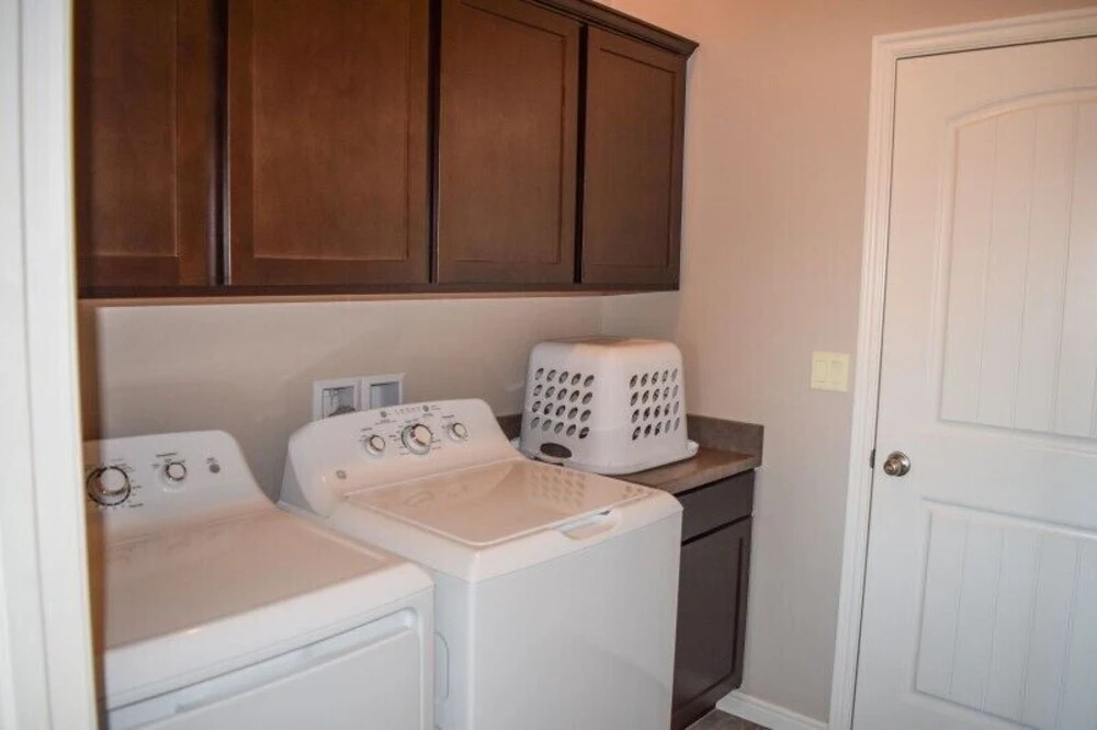 M L Paras Llc 3 Bedroom Home