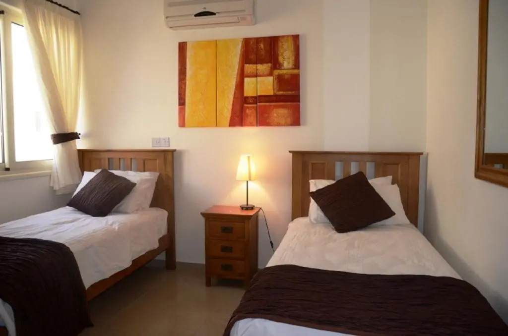 Top floor 2 bedroom apartment E101, 3 pools, sea view, FREE WIFI