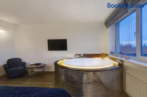 June street Spa apartments