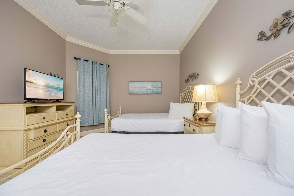 Phoenix West 403 3 Bedroom Condo