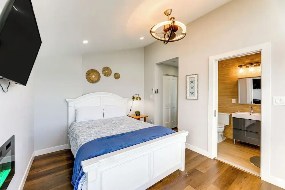 Game Room! Waterfront Group Haven in Ocean Pines