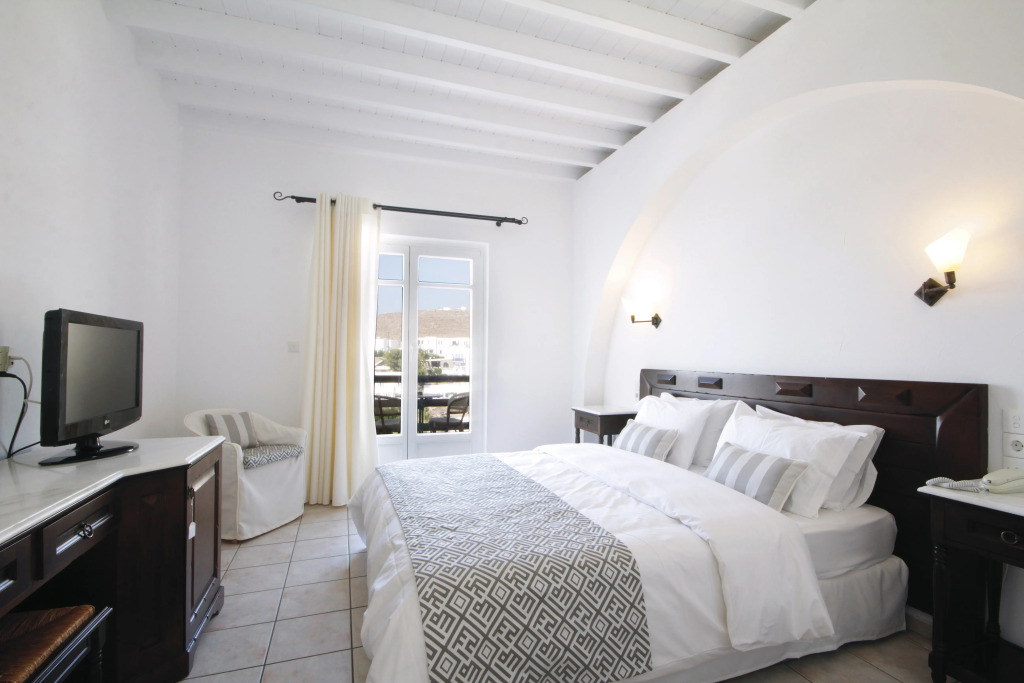 Pelican Bay Hotel