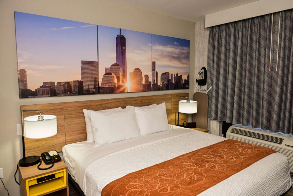 Days Inn by Wyndham Bronx NYC