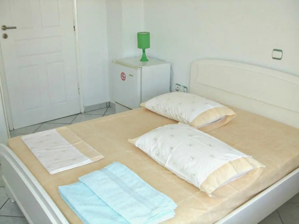 Kristallia Rooms