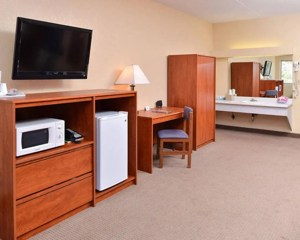 Country Inn & Suites by Radisson, Pierre, SD