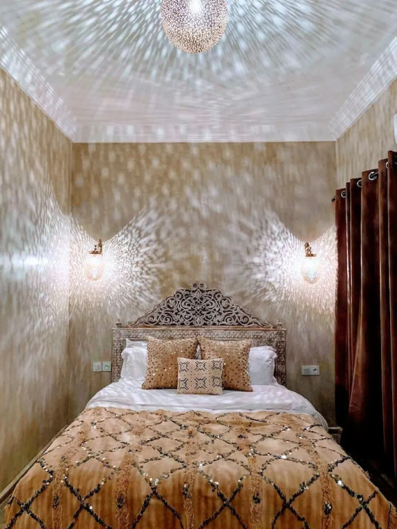 Riad with Outdoor Swimming Pools