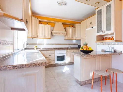 Sunny House El Roque