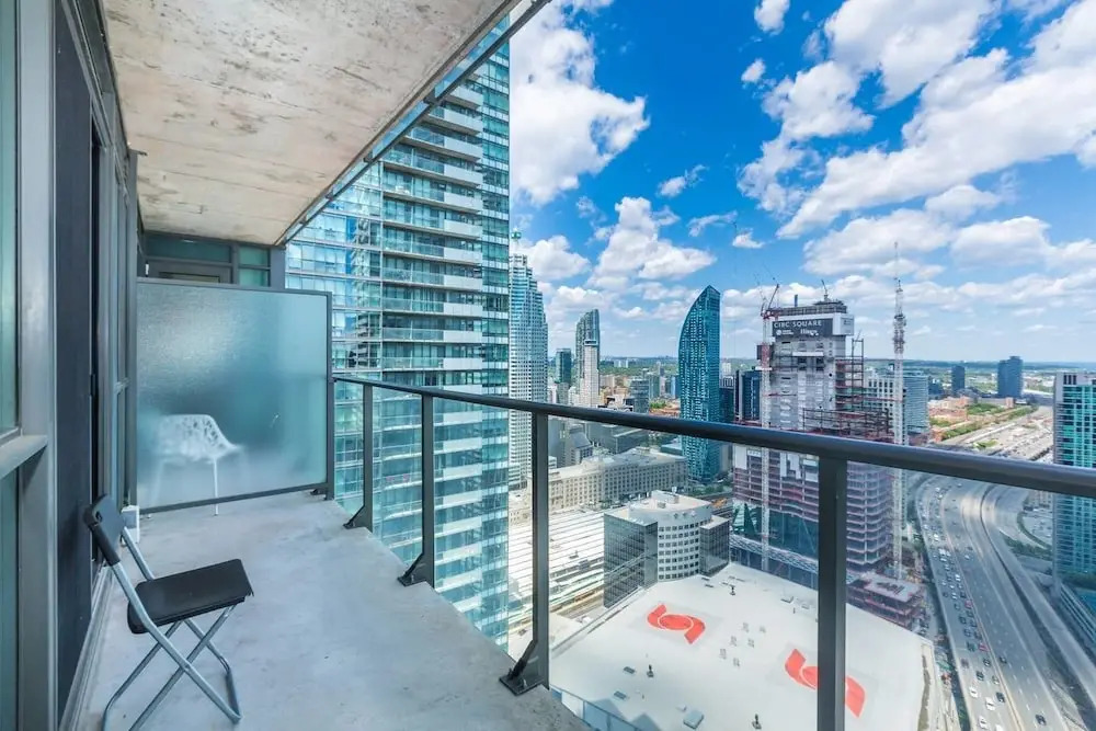 New!! Air Canada Condo Near CN Tower