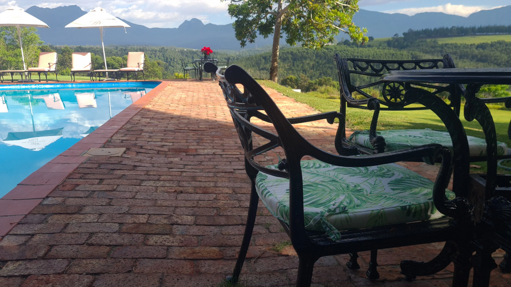 Far Hills Country Hotel