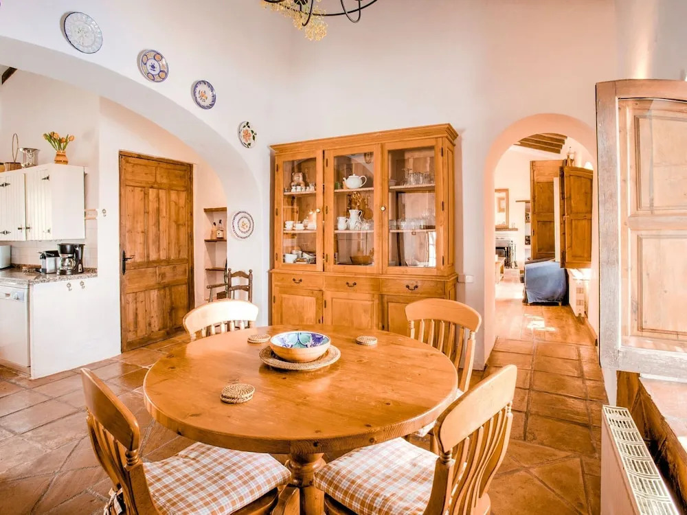 Completely Restored Beautiful 250-year-old Authentic Farm