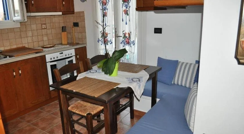 Akitos Maisonette