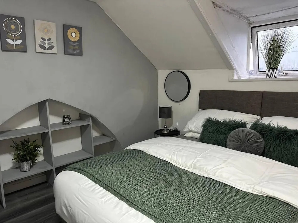 Studio - Sleeps 2 - Parking - Wifi
