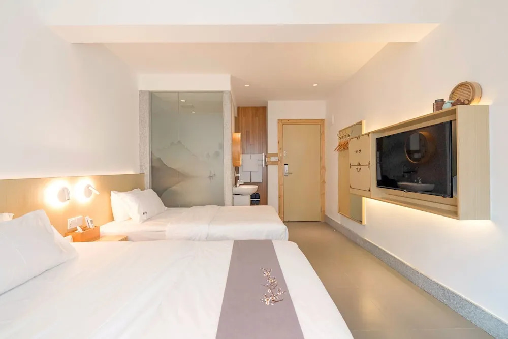 Zen Tea House Elephant Trunk Hill Park船舍茶椐象山店