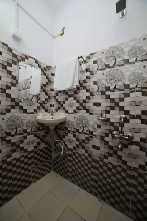 Hotel A3 & Restaurant by OYO Rooms