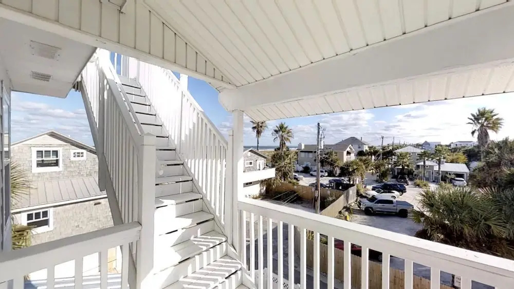 3 1st Street- Sea View - 6 Br Home