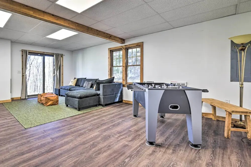 Pocono Retreat, 1 Mi to State Park & Ski Access!