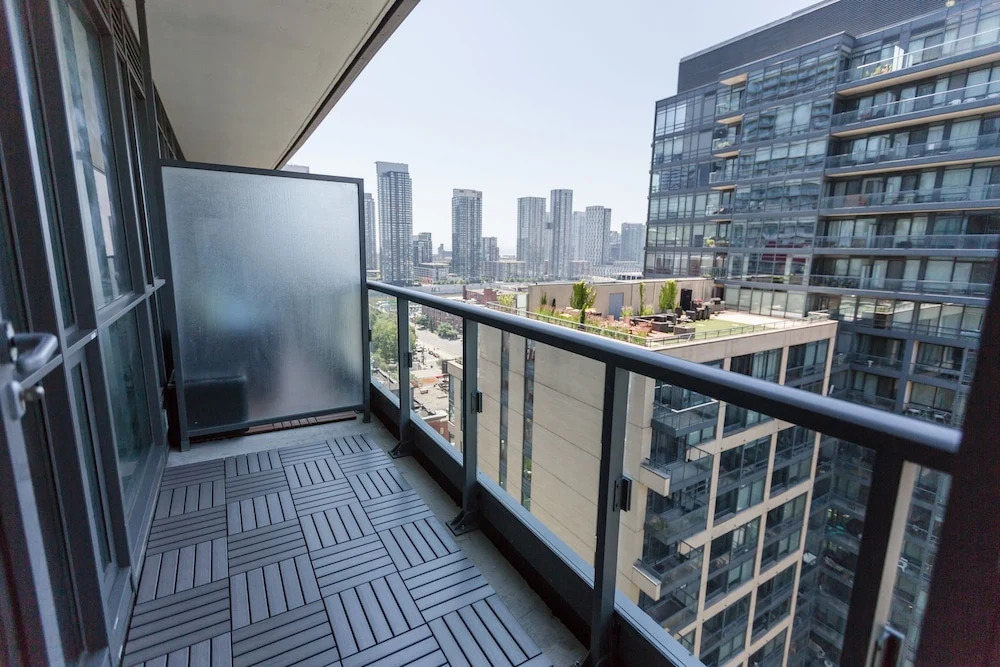 Toronto Escape - The Diamond Suite