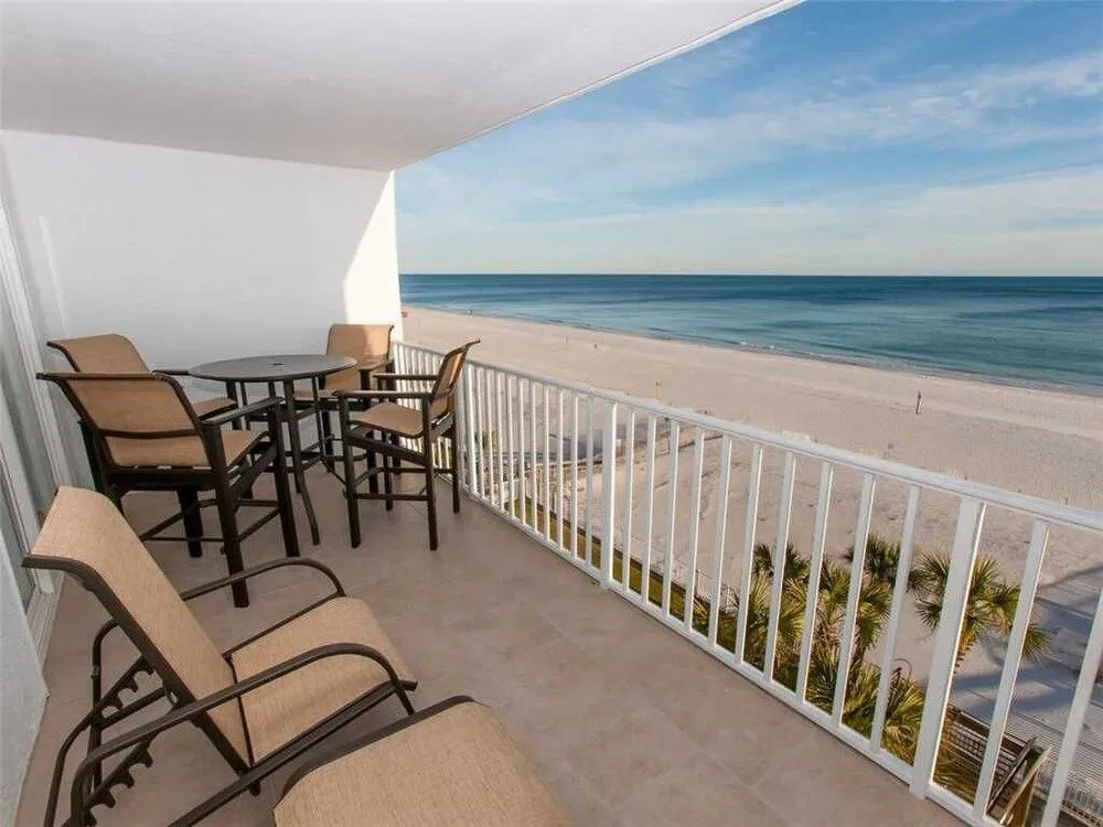 Ocean 2503 - 2 Br condo by RedAwning