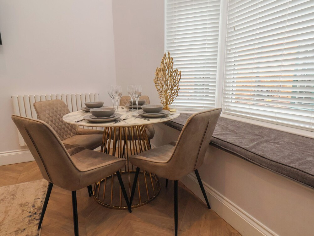 The Salisbury Apartment 105