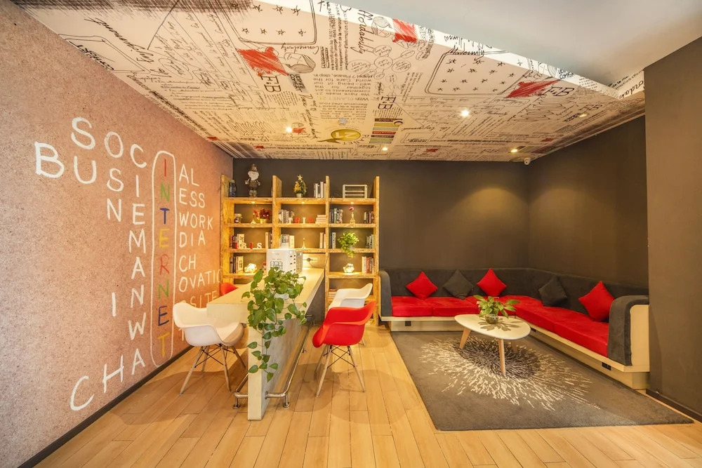 Aifeel Hotel (South Square of Shenyang North Railway Station)