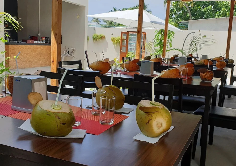 Omadhoo Inn