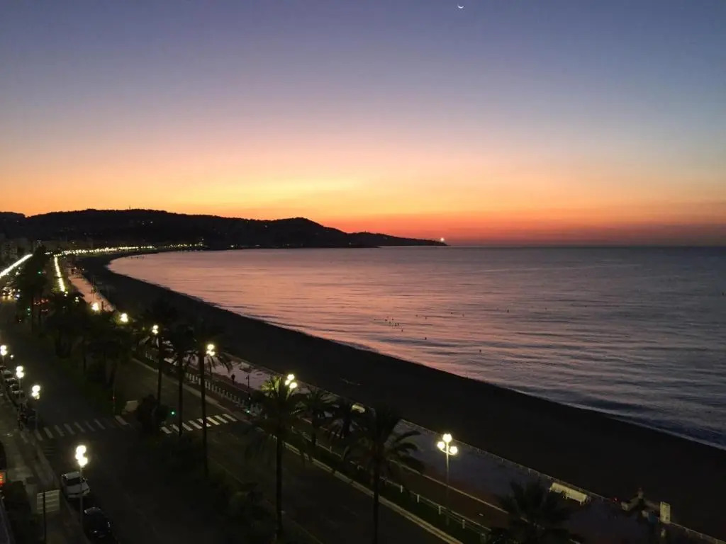 Appartement avec vue mer sur la Promenade des Anglais