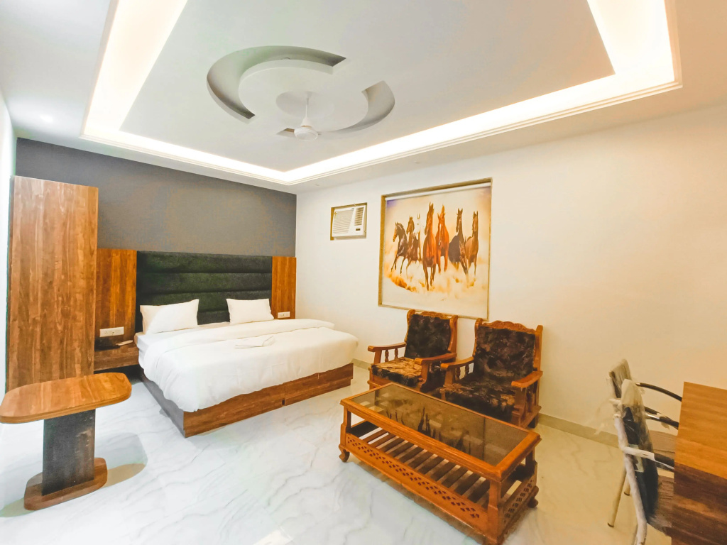 Hotel Ishaan Palace Near IGI Delhi Airport